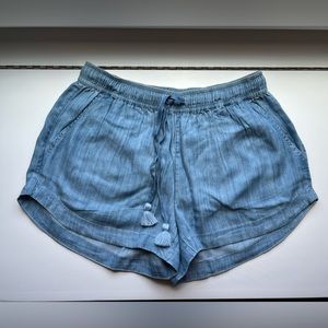 NWT vineyard vines chambray short